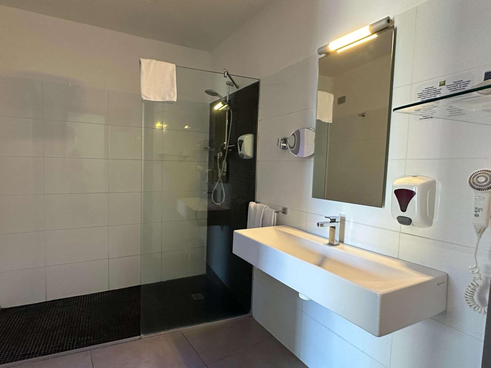 Hotel Ibis Styles Catania 4*