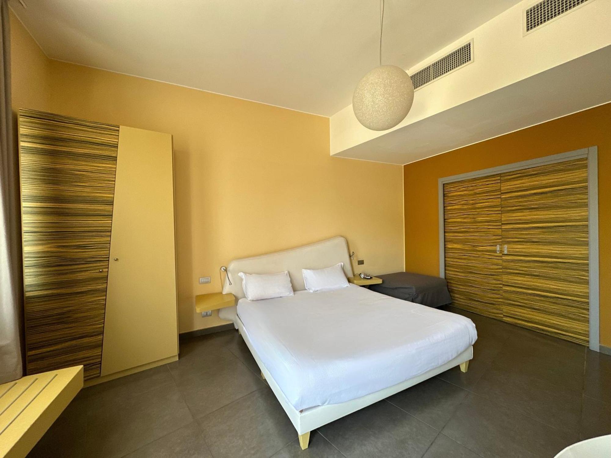 Ibis Styles Catania Hotel 4*